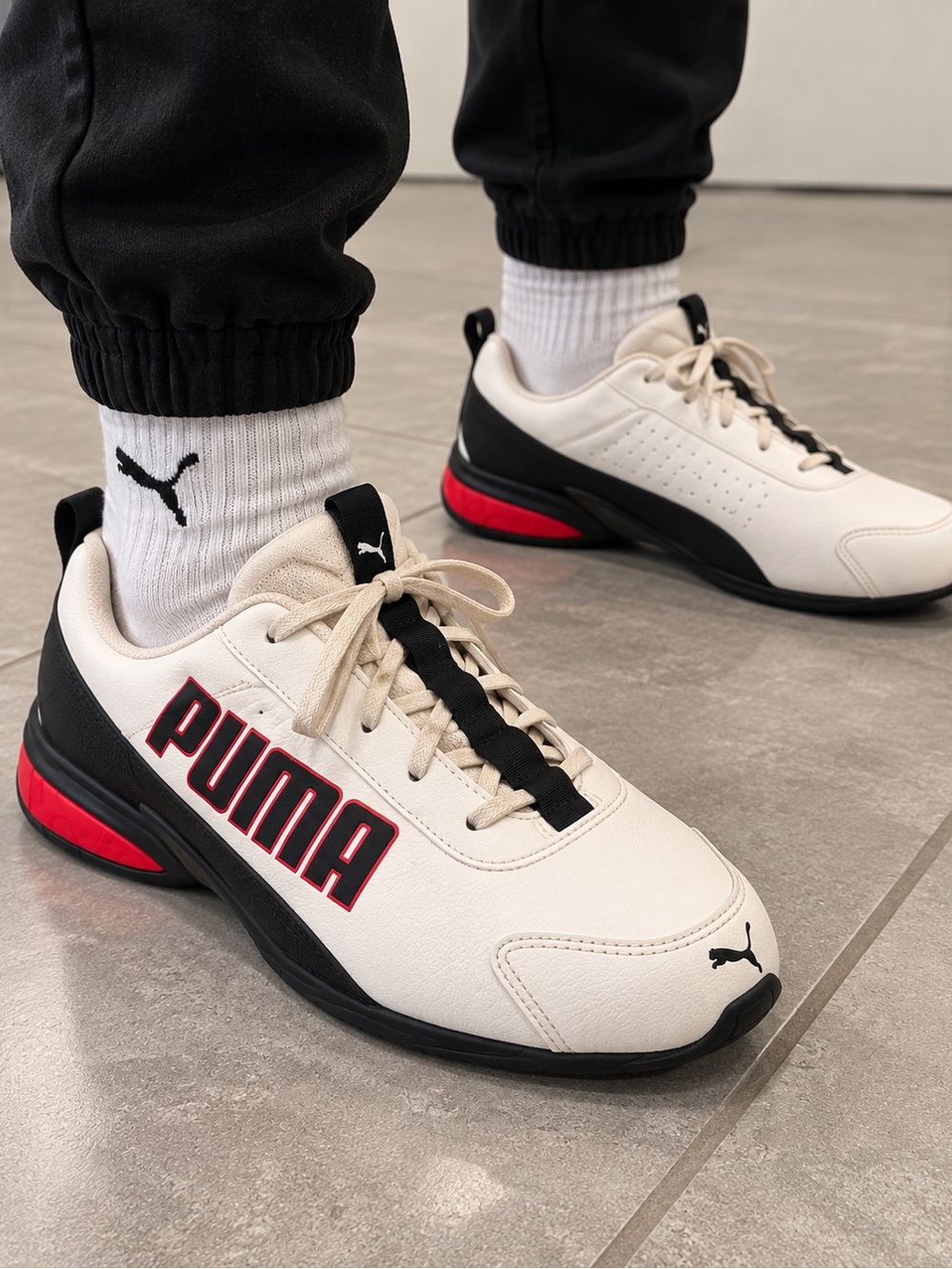 PUMA Men’s White Black Red Athletic Sneakers Running Training Shoes Lace Up. 12
